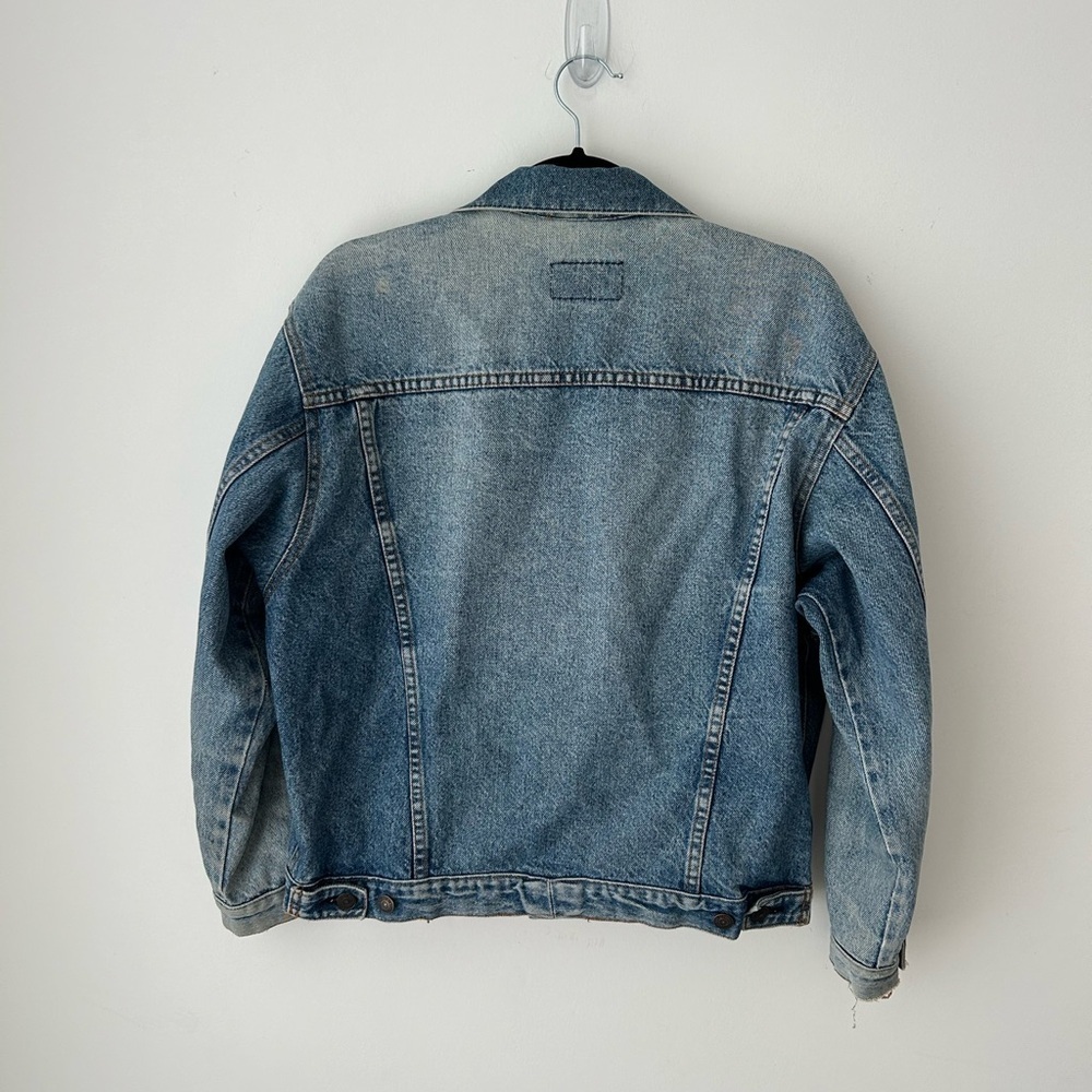 Levi’s Vintage Denim Trucker Jacket Light Wash Distressed Cropped Oversized - Picture 9 of 12